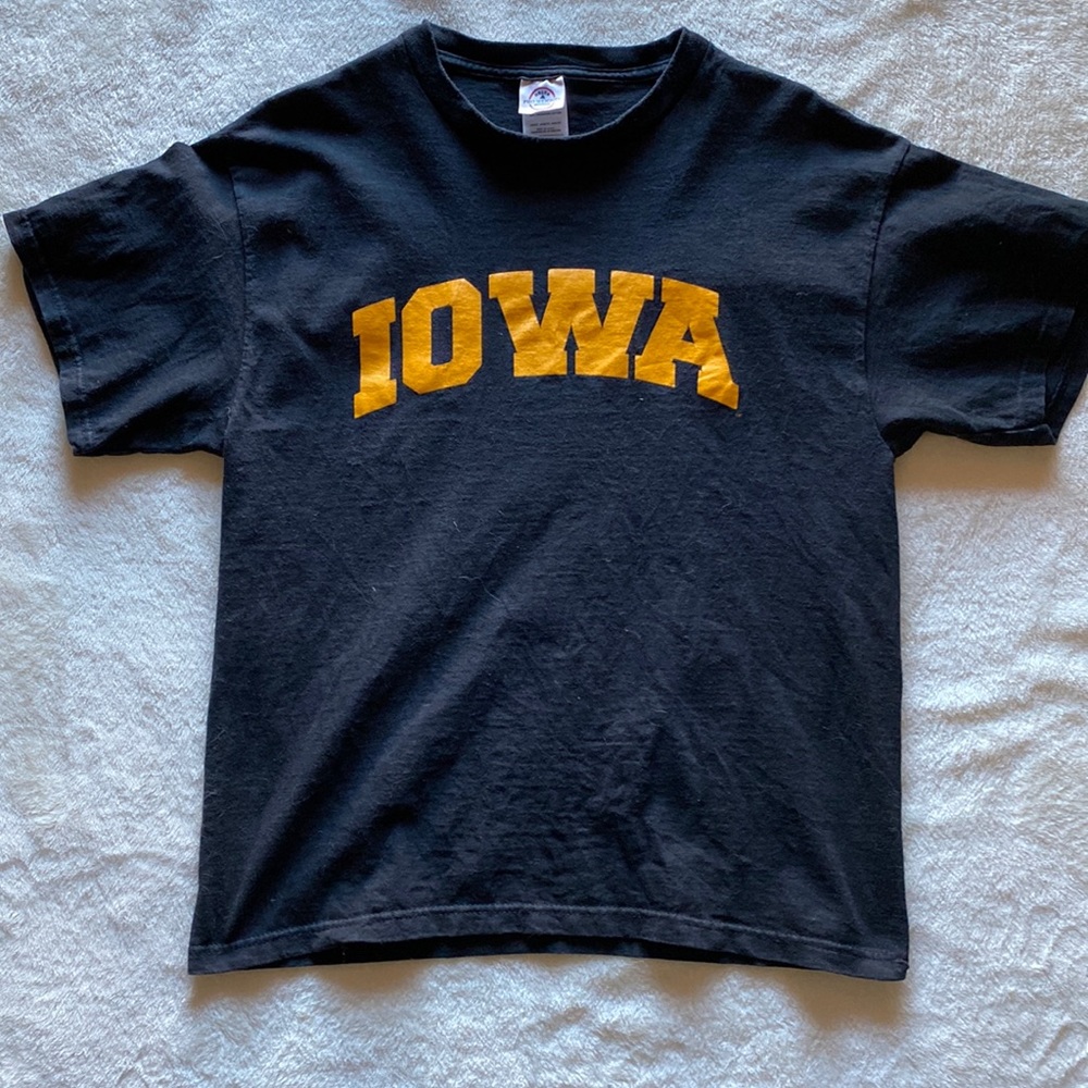 Mens large Iowa Hawkeye t-shirt